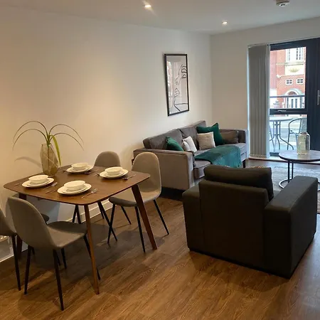 Luxury Apartment, Free Parking & Free Gym * יורק