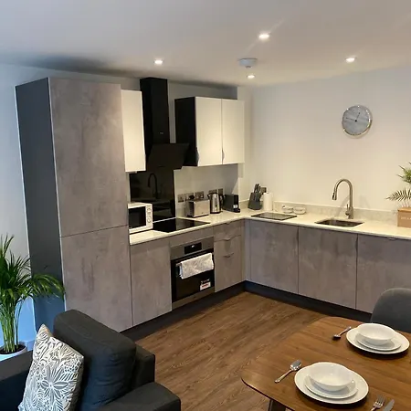 Luxury Apartment, Free Parking & Free Gym Apartment *