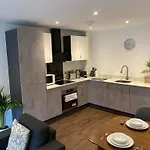 Luxury Apartment, Free Parking & Free Gym Apartamento *